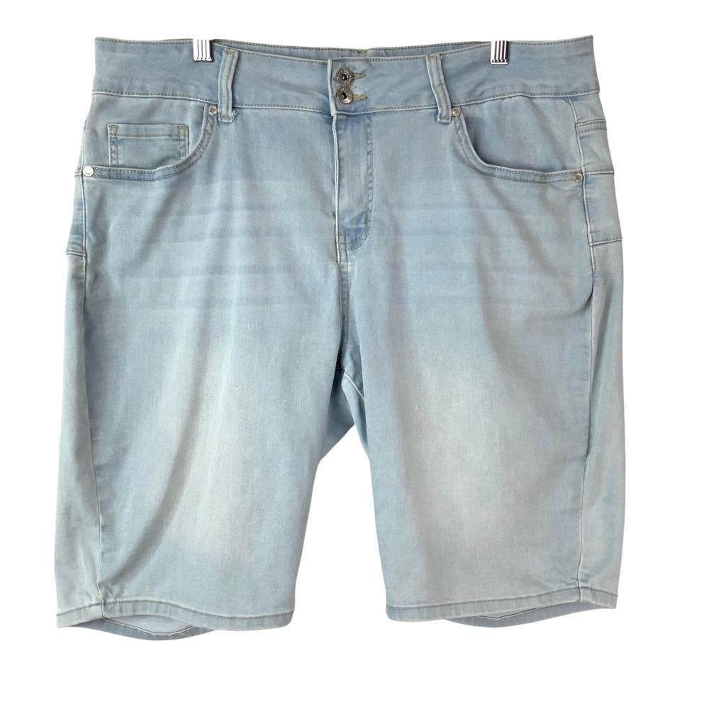Sandpiper Light Wash Denim Bermuda Shorts 20W Double Button Zip Fly Stretch